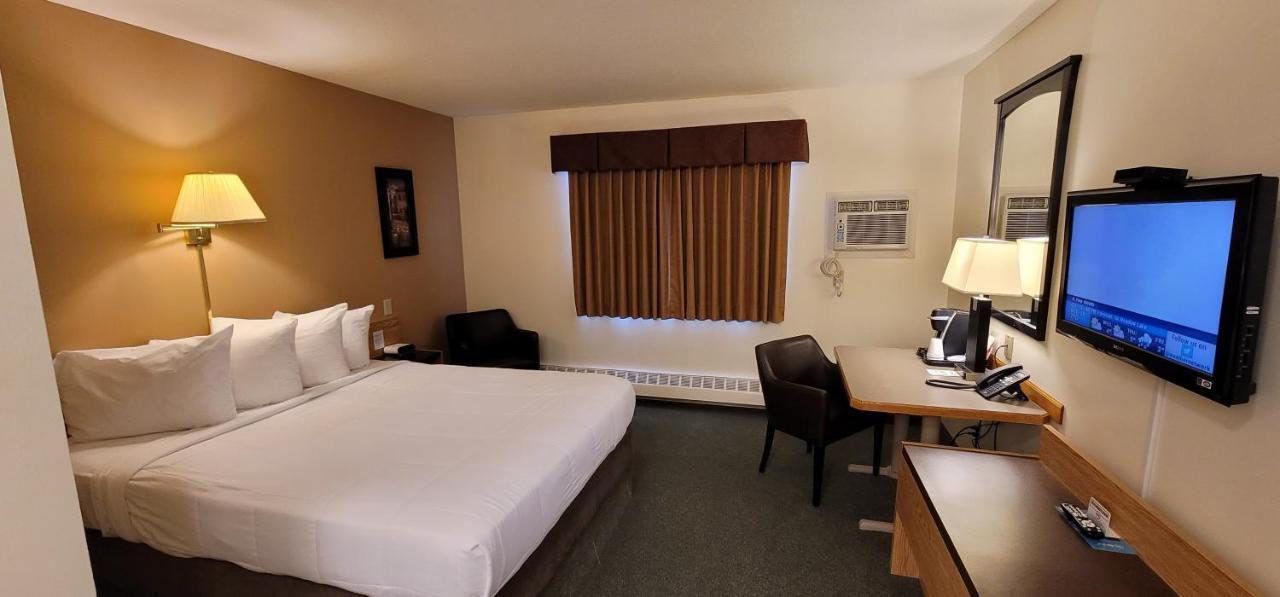 Woodland Inn Meadow Lake Dış mekan fotoğraf